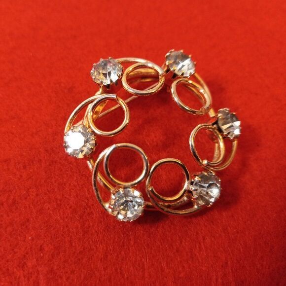Vintage Gold tone metal, Circular Swirl Rhinestone Brooch Cottagecore - Picture 5 of 5